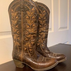 Ariat desert holly sz 7 boots